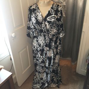 ✨magic brand maxi dress✨